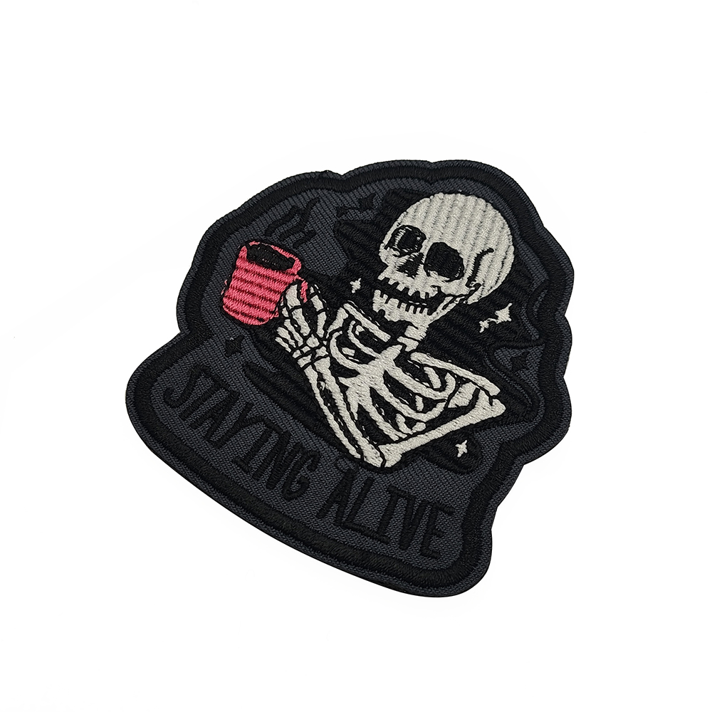 ユーモラスなスケルトン刺繍パッチ – 皮肉な引用句が入った面 - Motorcycle Gear Quotes のレビューと価格